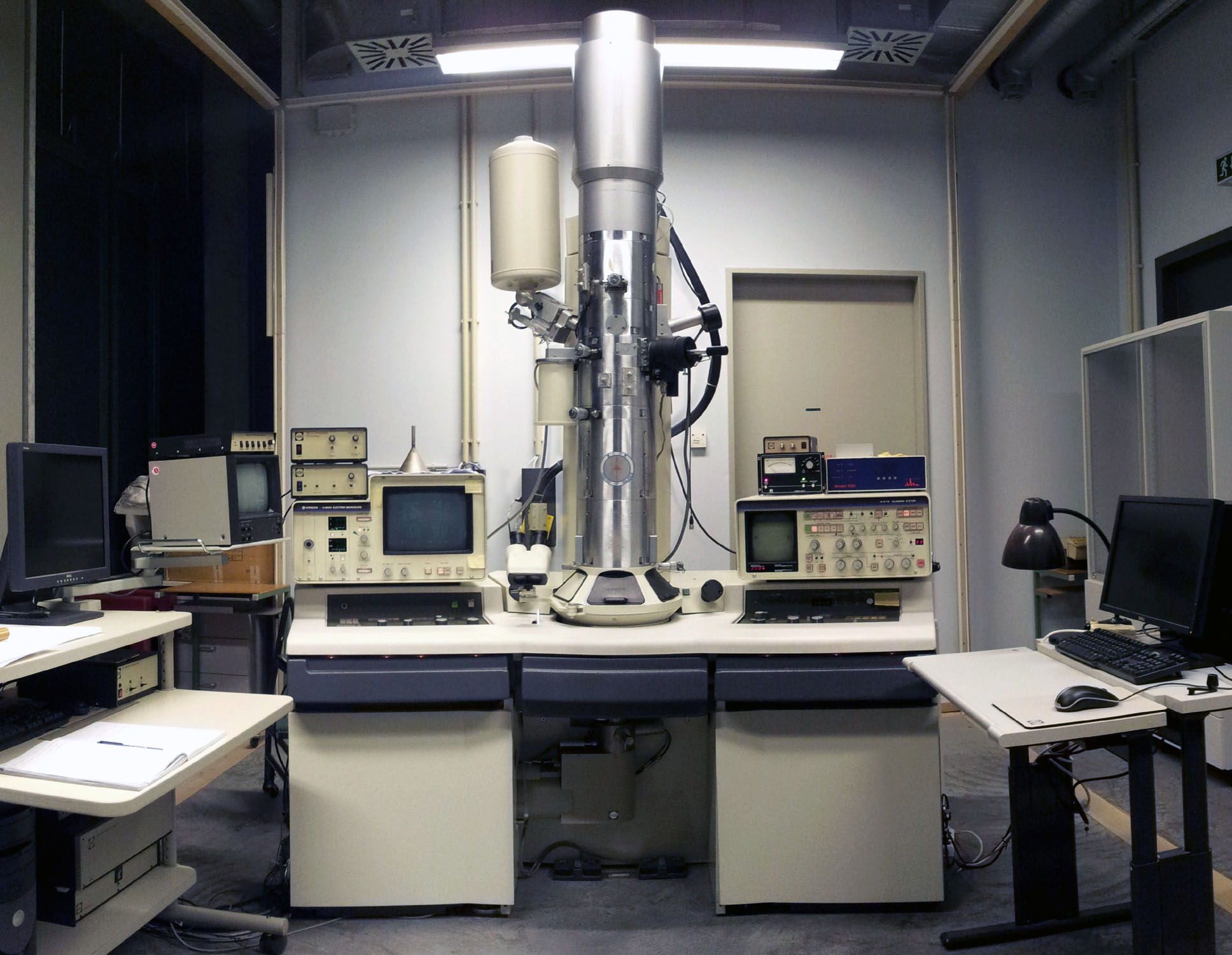 Электронный микроскоп Hitachi h500